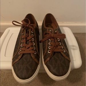 Michael Kors tie up sneakers